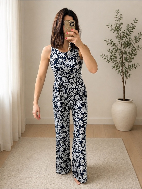 Ralph Lauren Pants - Lauren Ralph Lauren navy-and-white floral jumpsuit in women’s petite size 4P.